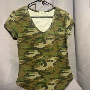 Ardene Green Camo Short Sleeve Tee